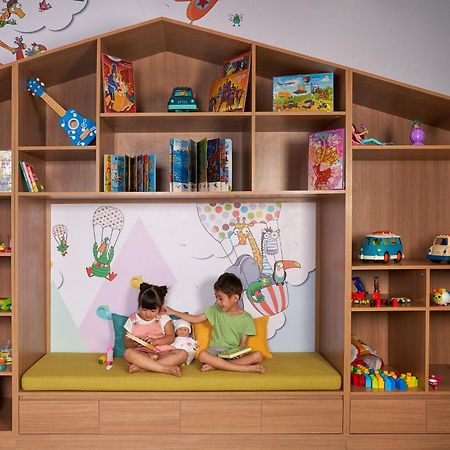 Holiday Inn & Suites Saigon Airport By Ihg Хошимин Екстериор снимка
