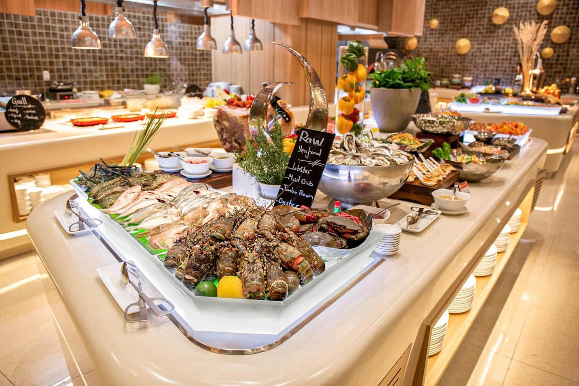 Holiday Inn & Suites Saigon Airport By Ihg Хошимин Екстериор снимка