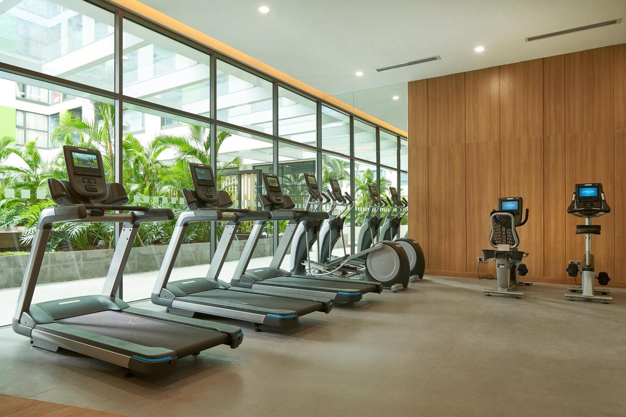 Holiday Inn & Suites Saigon Airport By Ihg Хошимин Екстериор снимка