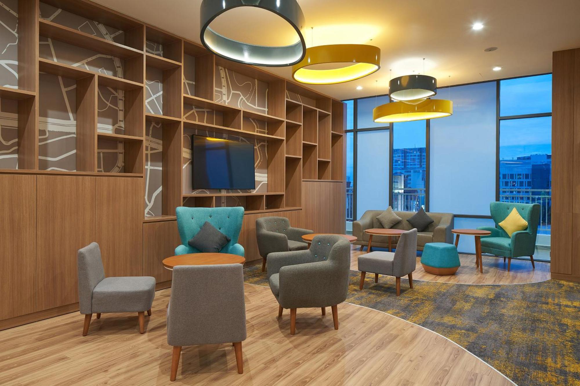 Holiday Inn & Suites Saigon Airport By Ihg Хошимин Екстериор снимка