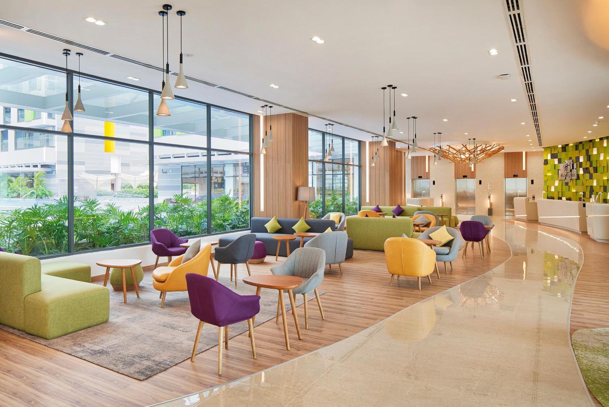 Holiday Inn & Suites Saigon Airport By Ihg Хошимин Екстериор снимка