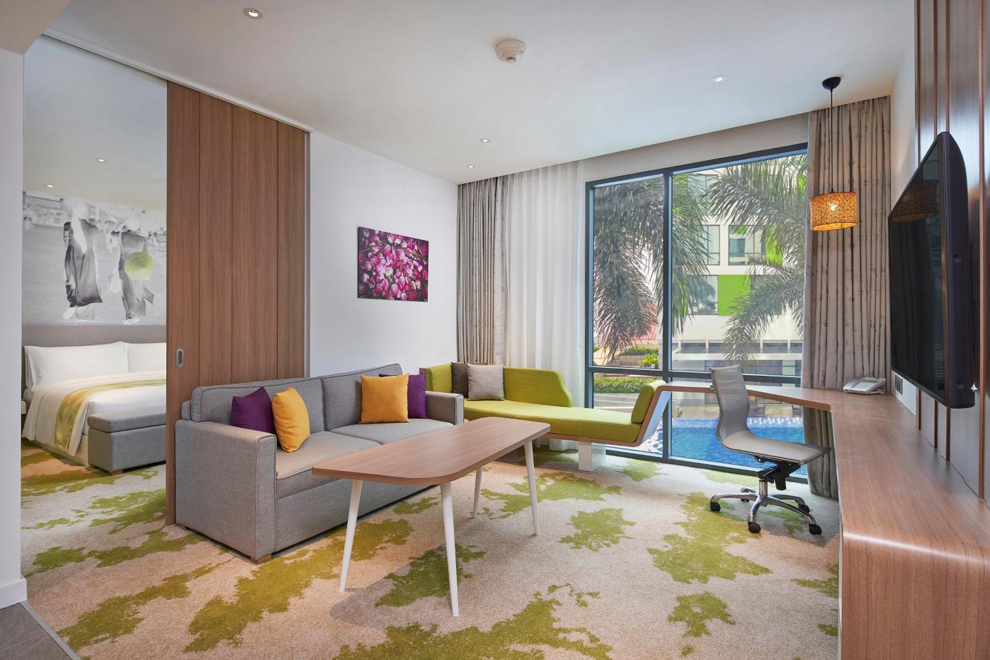 Holiday Inn & Suites Saigon Airport By Ihg Хошимин Екстериор снимка